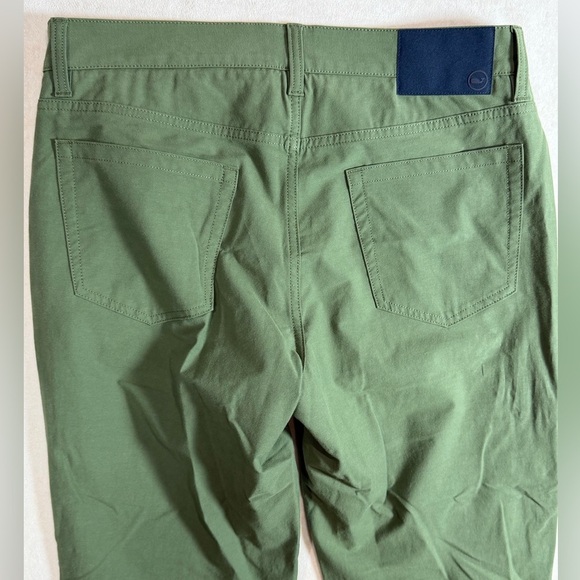 Vineyard Vines 32W 30L On The Go OTG Performance Olive Green Lightweight Chinos - Picture 7 of 11